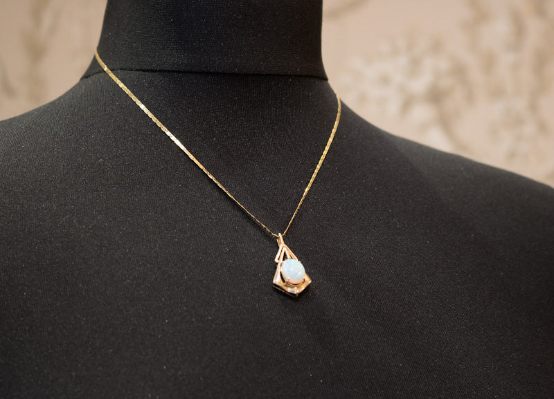 Vintage 14ct Gold and Opal, Deco Style Pendant & Chain. Circa 1950's 1960's