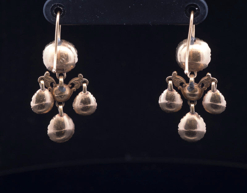 Antique Georgian 15ct Gold, 'Foil Back' Amethyst Drop Earrings. Circa 1800 /1820
