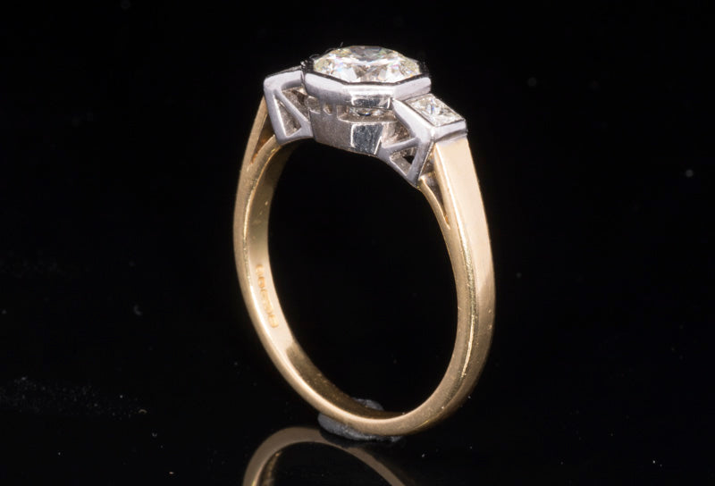 Pre-Loved Art-Deco Style. 18ct Gold Natural Diamond Ring. Octagonal Setting, Princess Diamond Shoulders. 1.00ct centre