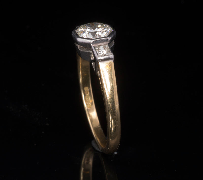 Pre-Loved Art-Deco Style. 18ct Gold Natural Diamond Ring. Octagonal Setting, Princess Diamond Shoulders. 1.00ct centre