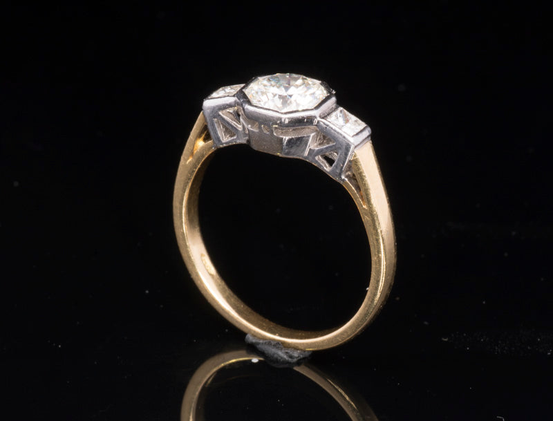 Pre-Loved Art-Deco Style. 18ct Gold Natural Diamond Ring. Octagonal Setting, Princess Diamond Shoulders. 1.00ct centre