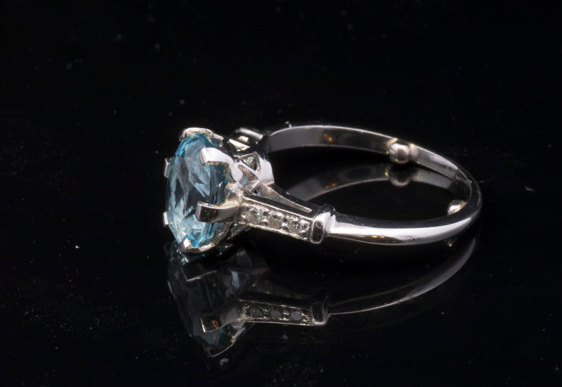 Platinum Art Deco Aquamarine and Diamond Ring. 1.9ct. Diamond Shoulders. Circa 1910