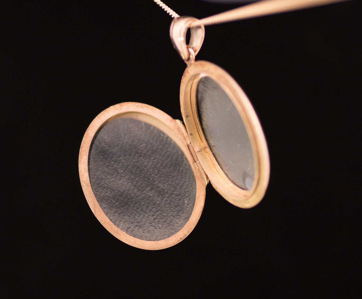 Superb Quality 9ct Gold, Ruby Set Locket. Charles Green & Sons.  Birmingham 1994