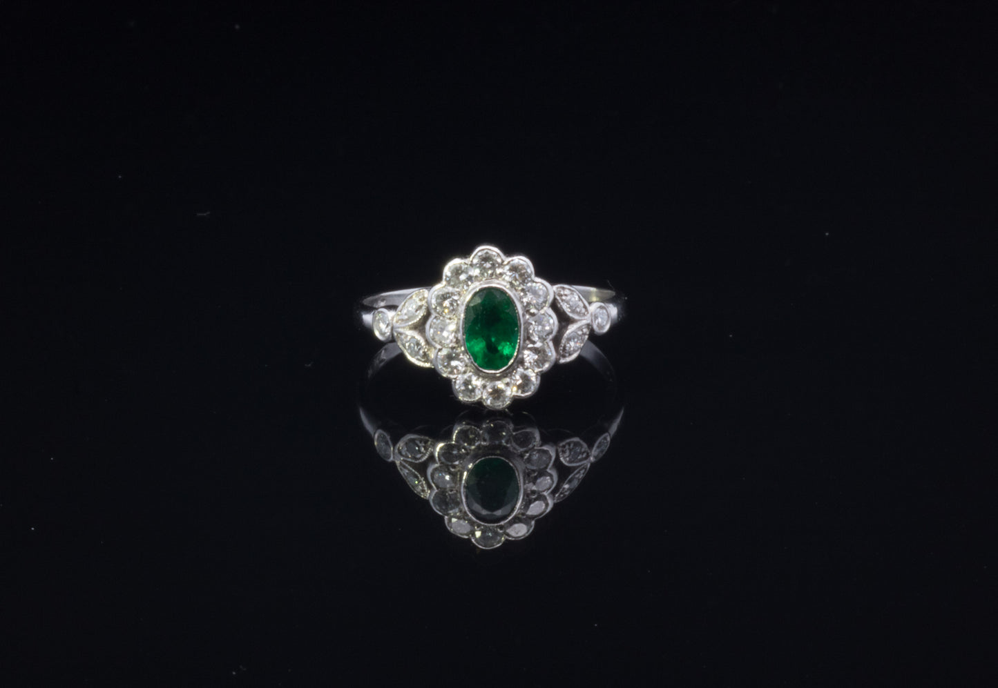 Emerald and Diamond Ring. Vintage Platinum Cluster Ring. Art Deco / Edwardian Style.