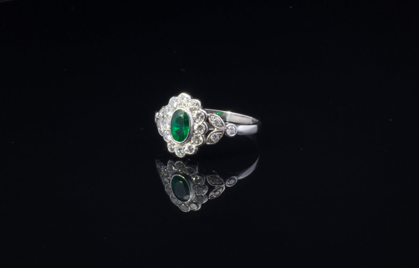 Emerald and Diamond Ring. Vintage Platinum Cluster Ring. Art Deco / Edwardian Style.