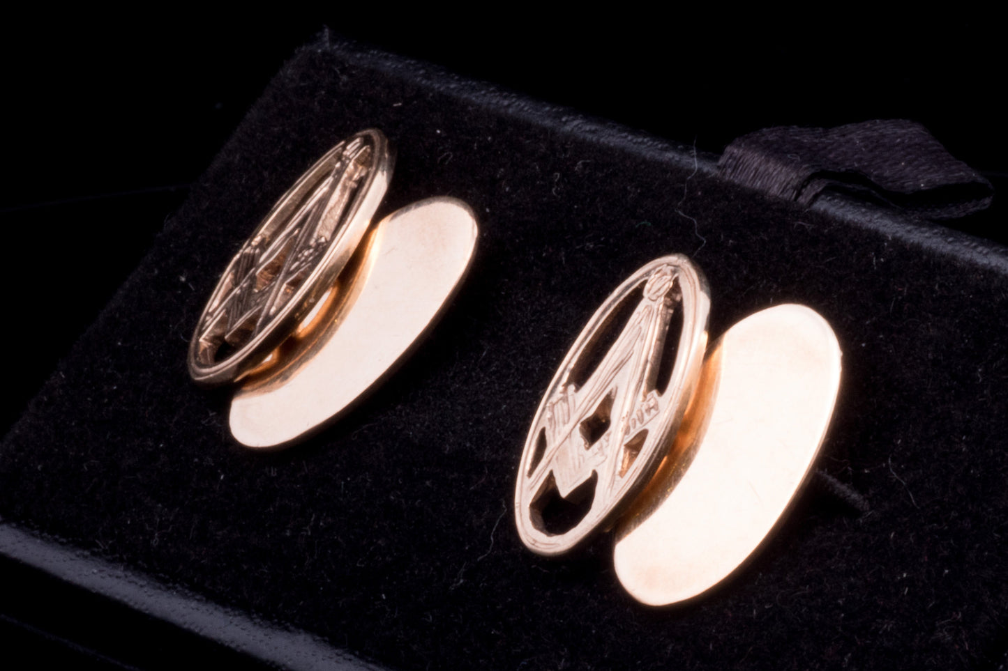 9ct Masonic Cufflinks. Hallmarked London 2007.