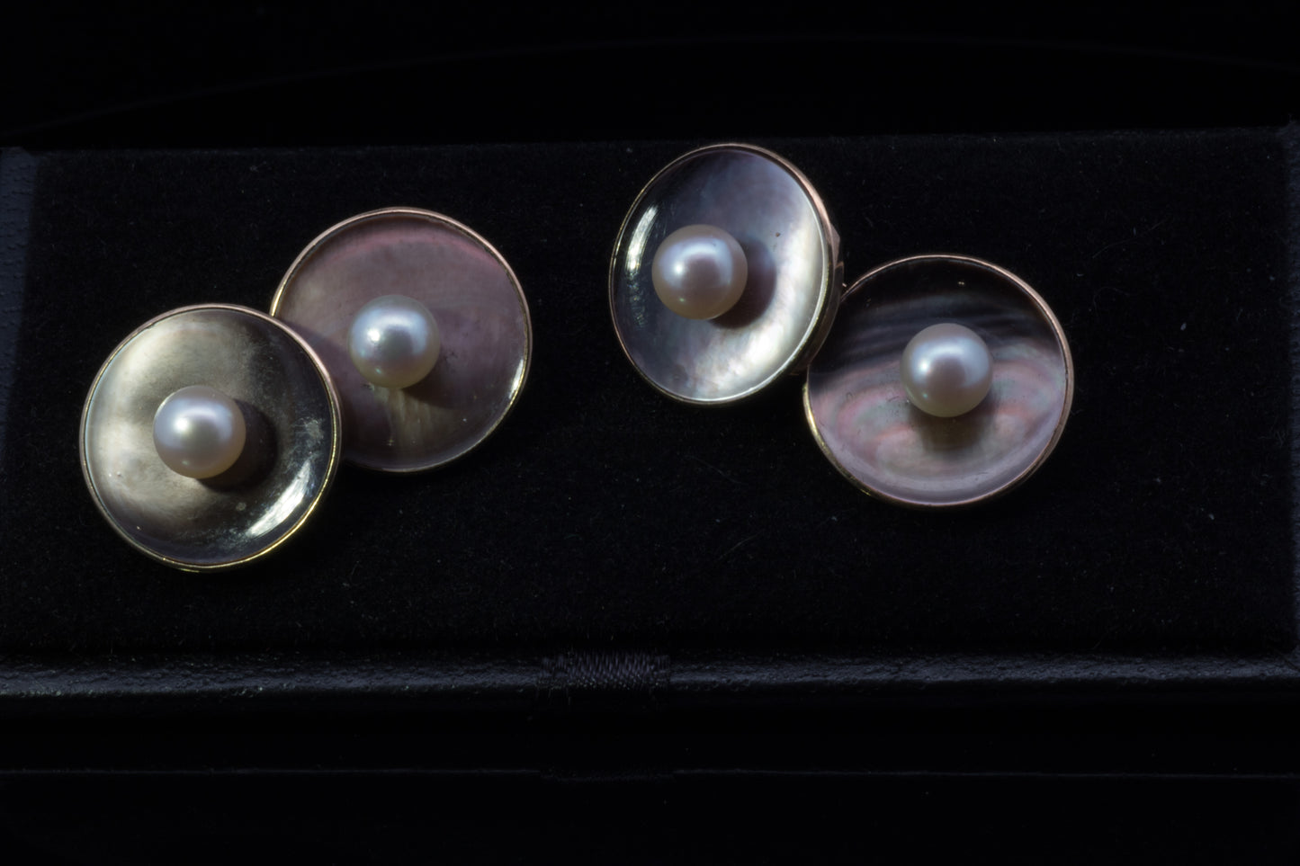 14ct Gold Mikimoto Cufflinks. Grey Mother Of Pear / White Cultured Pearl.