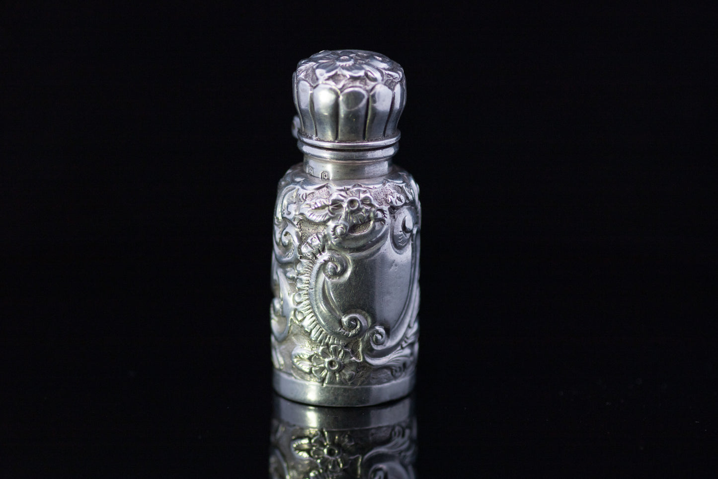 Antique Silver Victorian Scent Bottle. Exquisite Example 1876.