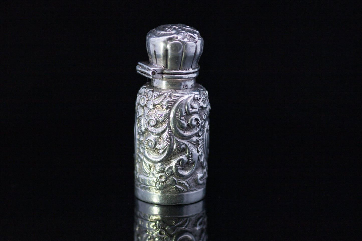 Antique Silver Victorian Scent Bottle. Exquisite Example 1876.