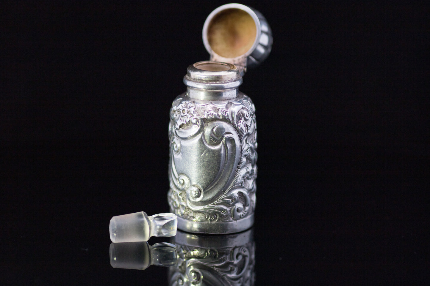 Antique Silver Victorian Scent Bottle. Exquisite Example 1876.