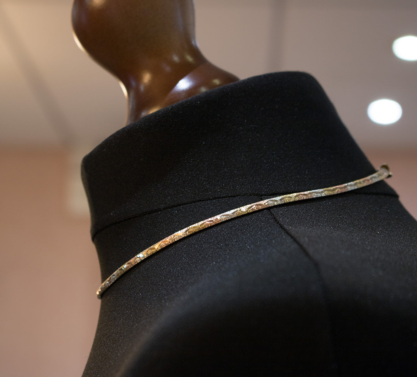 Vintage 9ct Gold Tri-Colour Collar. White, Rose & Yellow Gold. 1970`s / 1980`s.