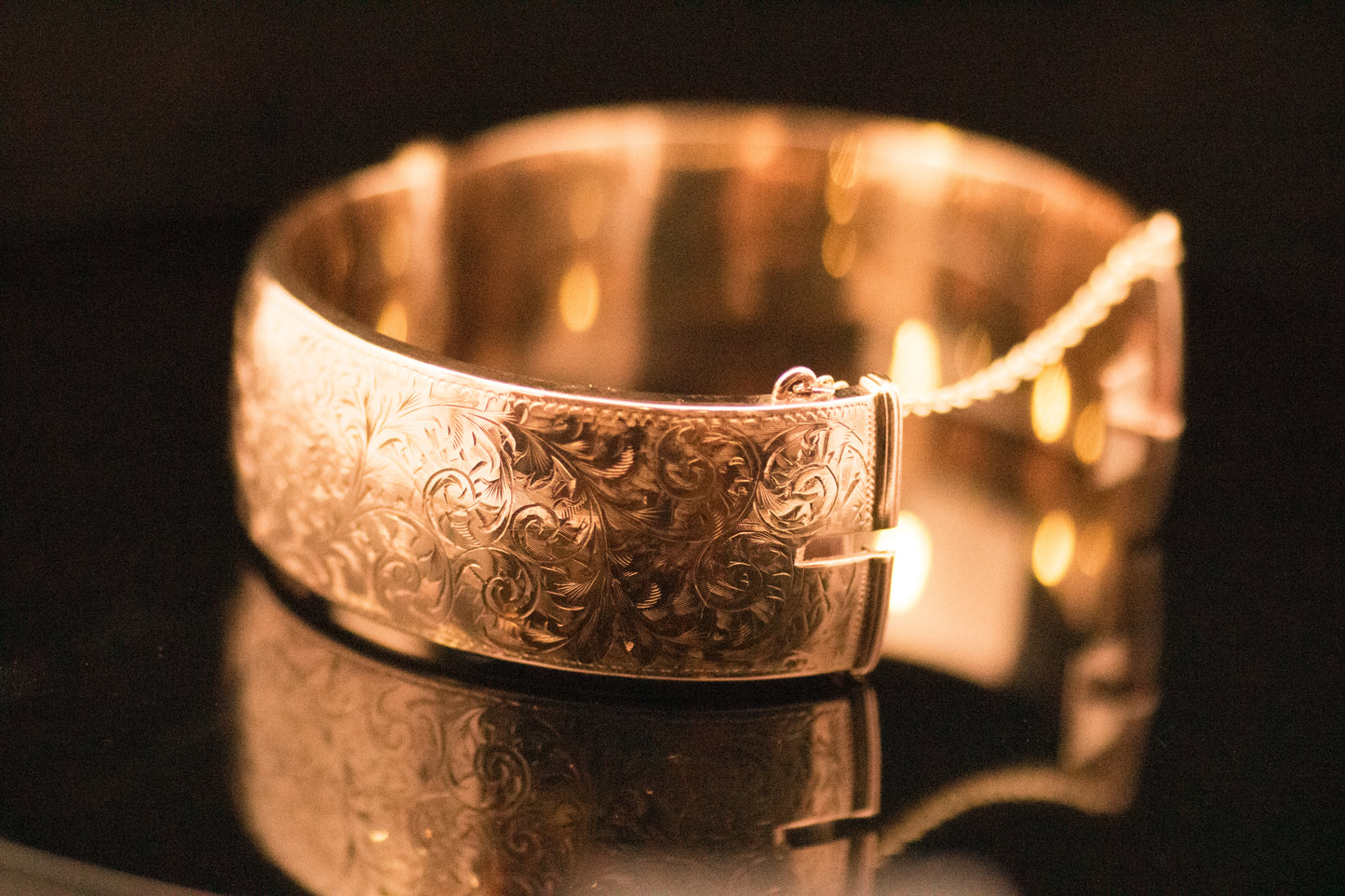 Vintage 9ct Hand Engraved Wide Hinged Bangle. Hallmarked  Birmingham 1967.  Over 31 grams.