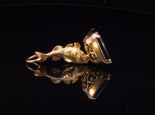 Vintage 9ct Gold and Onyx Fish Seal/Fob. Hallmarked London 1962.