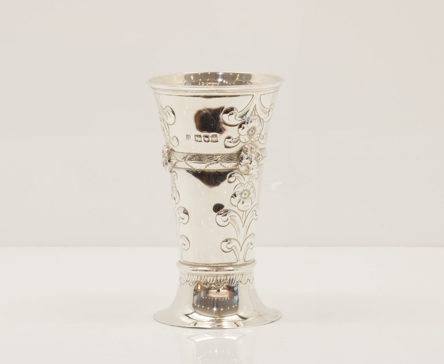Very Pretty Antique Sterling Silver Posy vase. Assayed in London 1904.