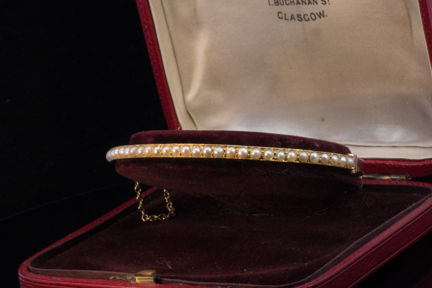 Superb Antique 15ct Gold Natural Split pearl Hinged Bangle C.1900. Original Case. Just Perfect.