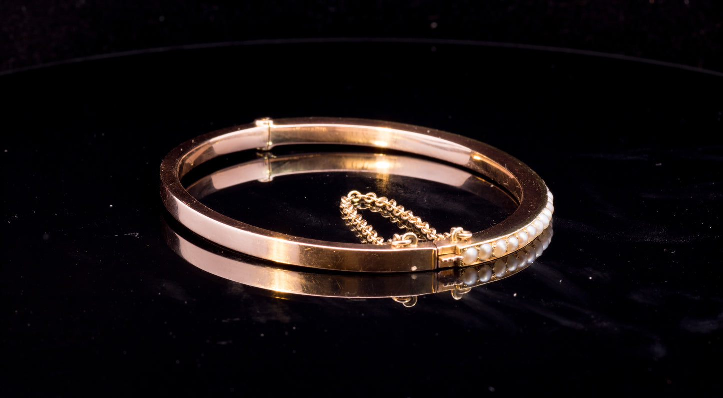 Superb Antique 15ct Gold Natural Split pearl Hinged Bangle C.1900. Original Case. Just Perfect.