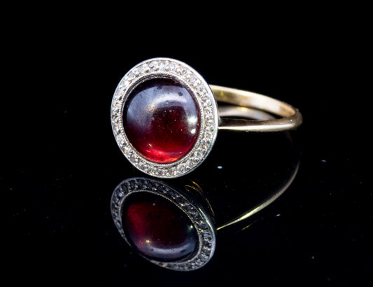 Pretty Antique 18ct Gold Cabochon Garnet Cluster Ring. Edwardian C.1910. `Foil Back`