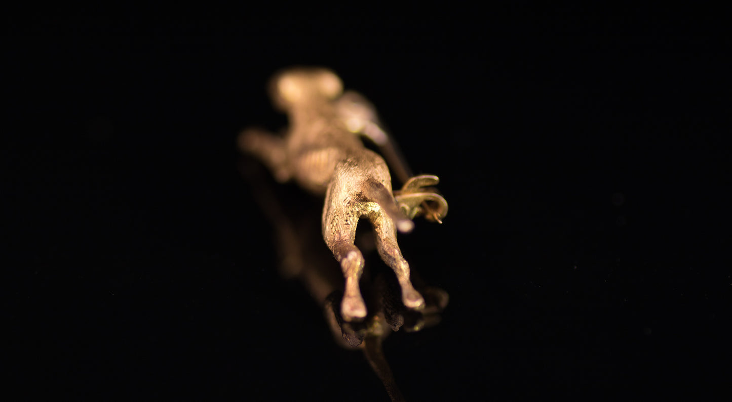 Antique Edwardian 15ct Gold Lurcher Brooch C.1900. Beautifully Chased & Engraved.