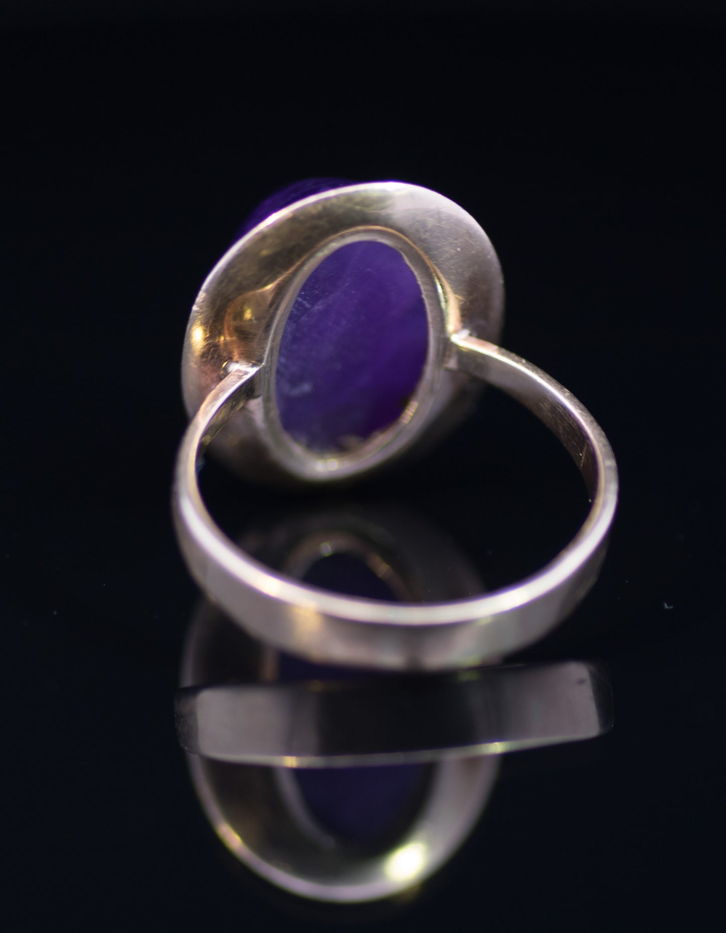 Vintage 9ct Gold 'Sugar Loaf' Amethyst Ring. Circa 1960's