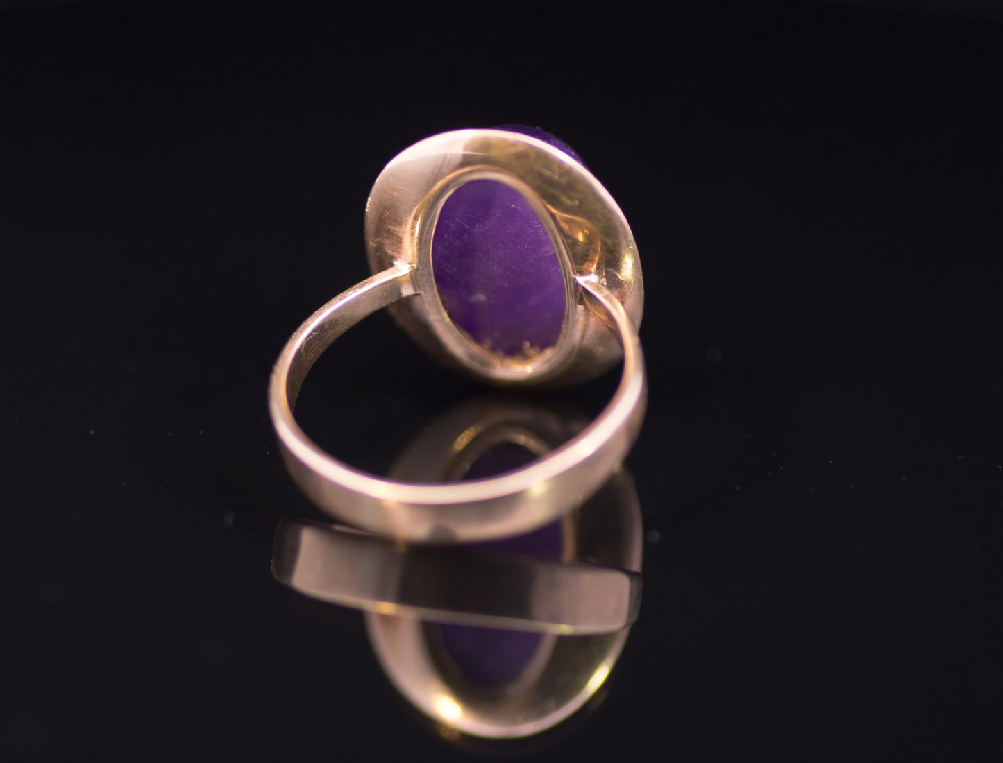Vintage 9ct Gold 'Sugar Loaf' Amethyst Ring. Circa 1960's