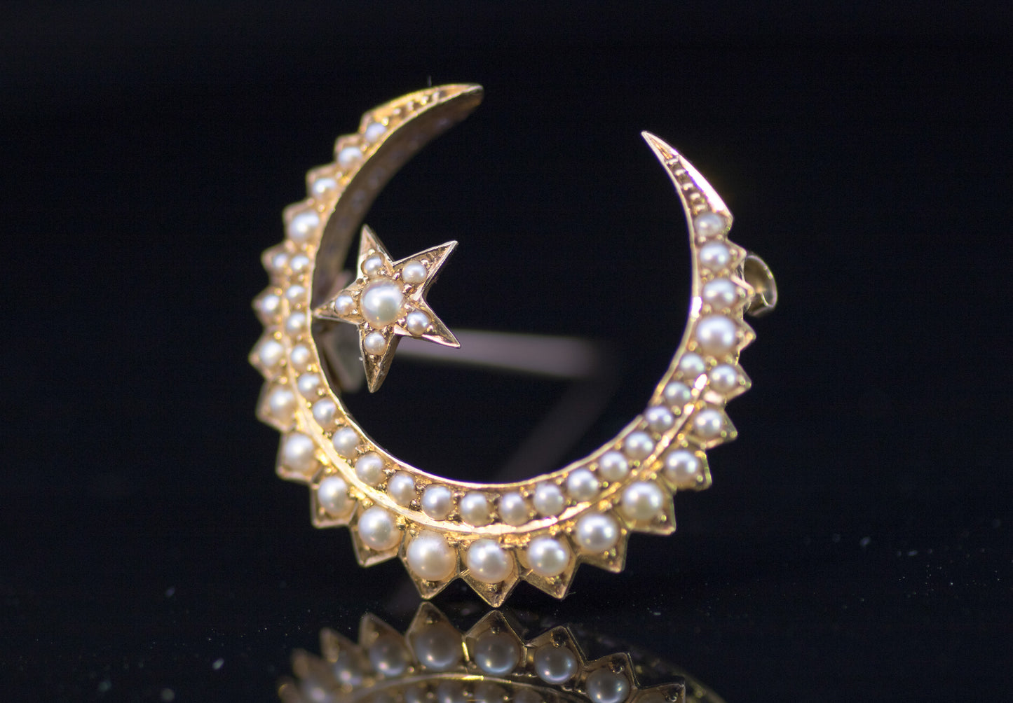 Antique 15ct Gold and Split Pearl Star & Crescent Moon Brooch C.1900. Stunning Condition and Quality.