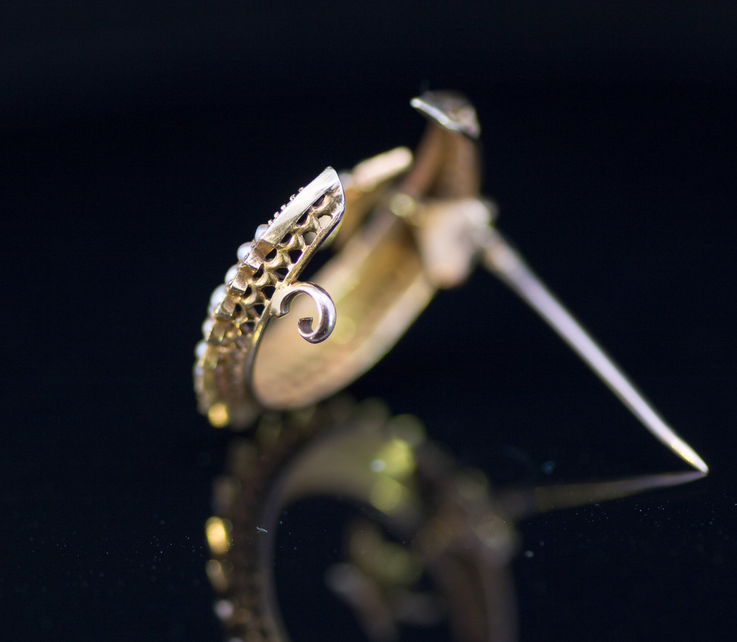 Antique 15ct Gold and Split Pearl Star & Crescent Moon Brooch C.1900. Stunning Condition and Quality.