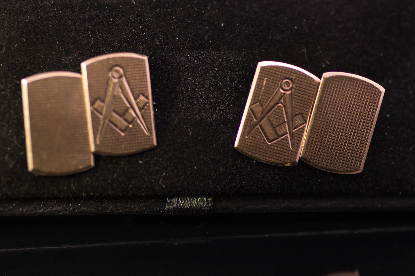 Vintage 9ct Gold Masonic Cufflinks. Assayed in London 1959.