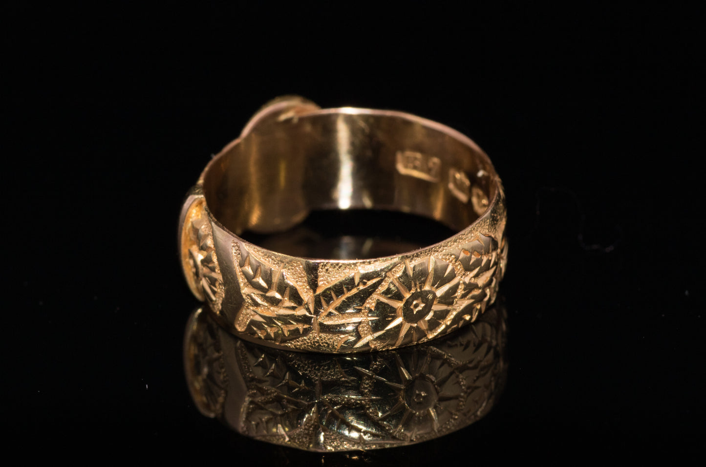 Antique Victorian 18ct Gold Buckle Ring with Fine Floral Motif. Assayed Birmingham 1892. Superb Example.