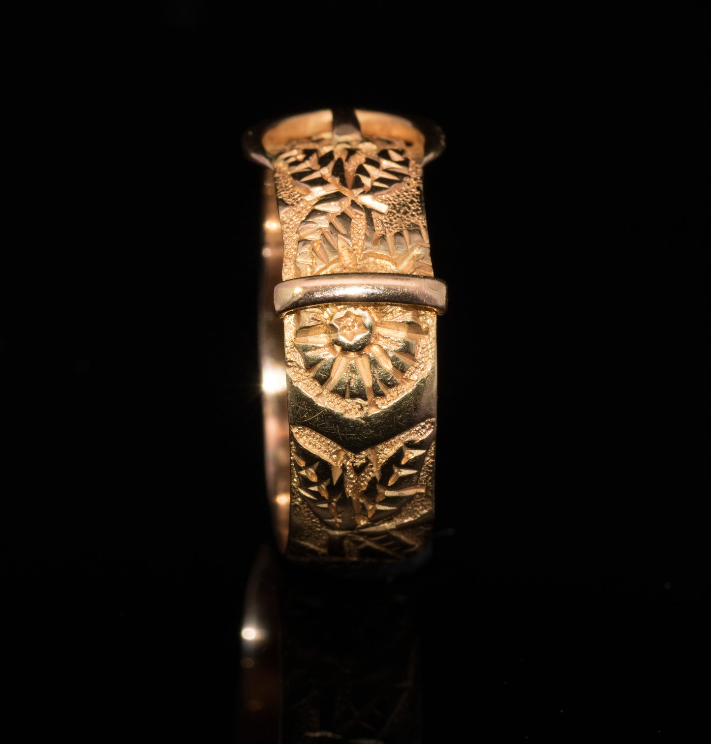 Antique Victorian 18ct Gold Buckle Ring with Fine Floral Motif. Assayed Birmingham 1892. Superb Example.