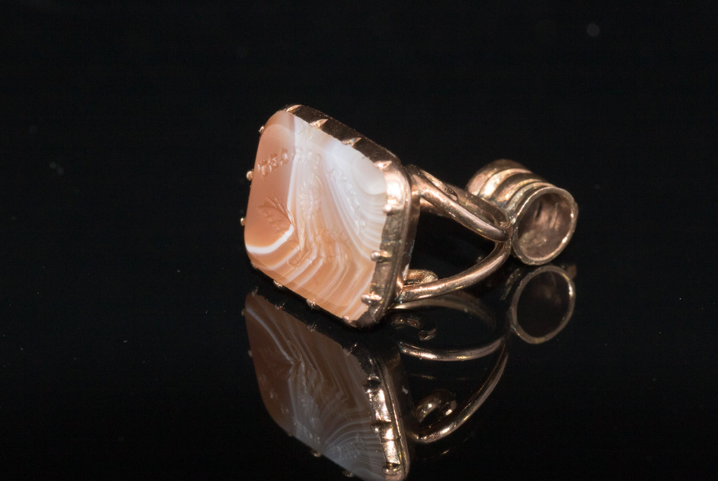 Exceptional Antique 15ct Gold and Agate Scottish Thistle 'Dinna Forget' Watch Fob Seal.