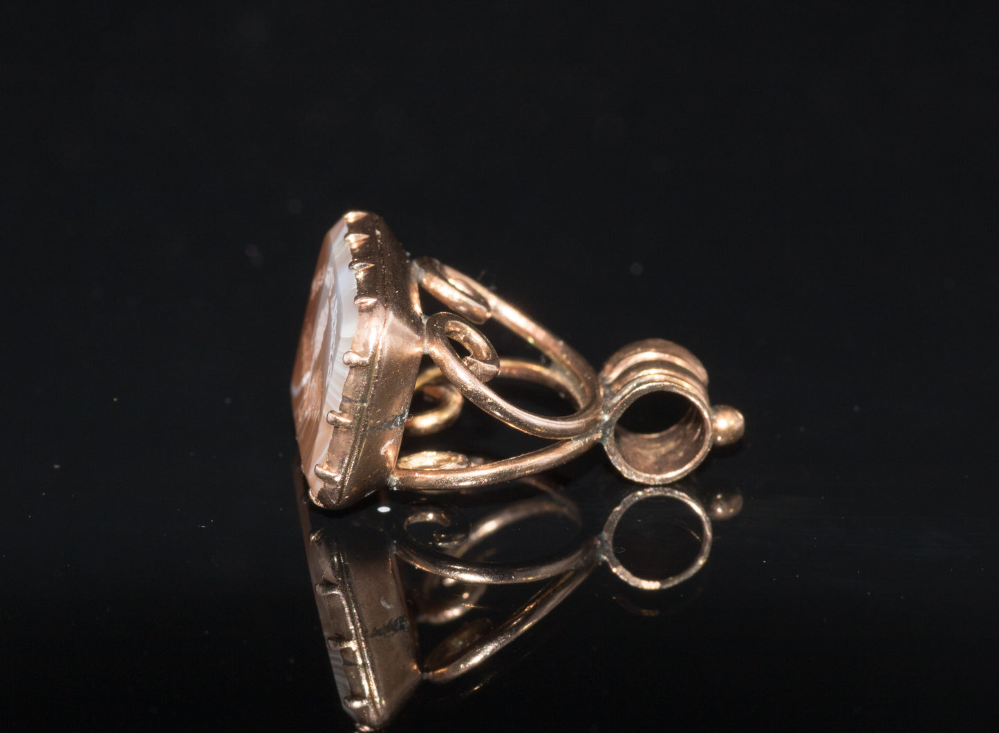 Exceptional Antique 15ct Gold and Agate Scottish Thistle 'Dinna Forget' Watch Fob Seal.