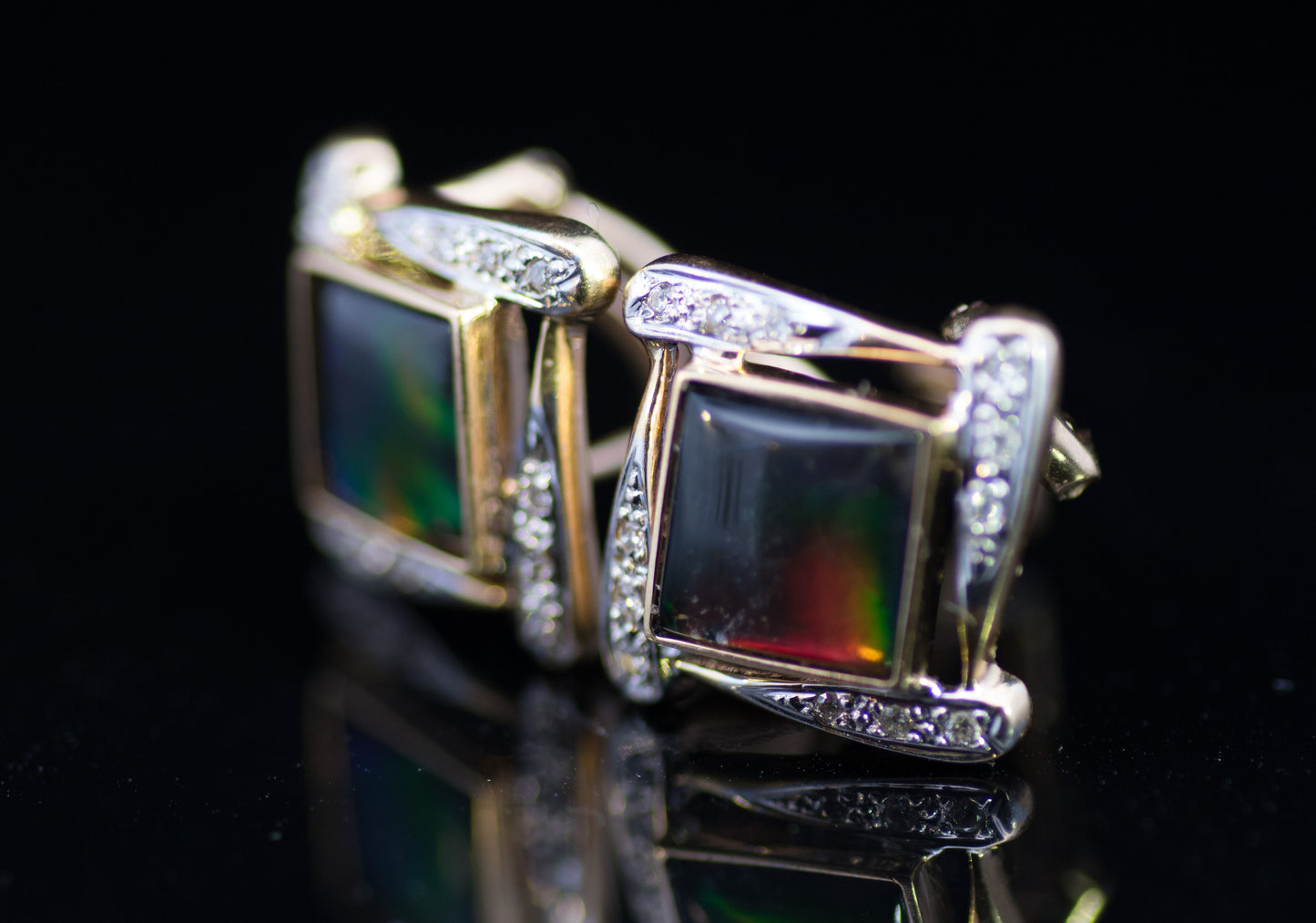 Vinatge 18ct Gold Ammolite and Diamond Fancy Earrings. Lovey Quality.