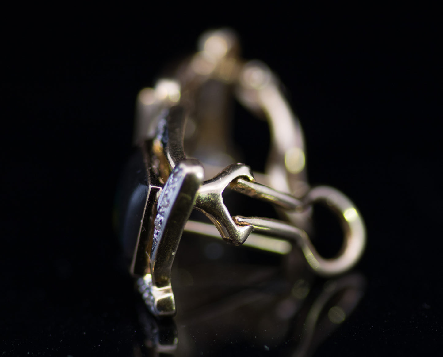 Vinatge 18ct Gold Ammolite and Diamond Fancy Earrings. Lovey Quality.