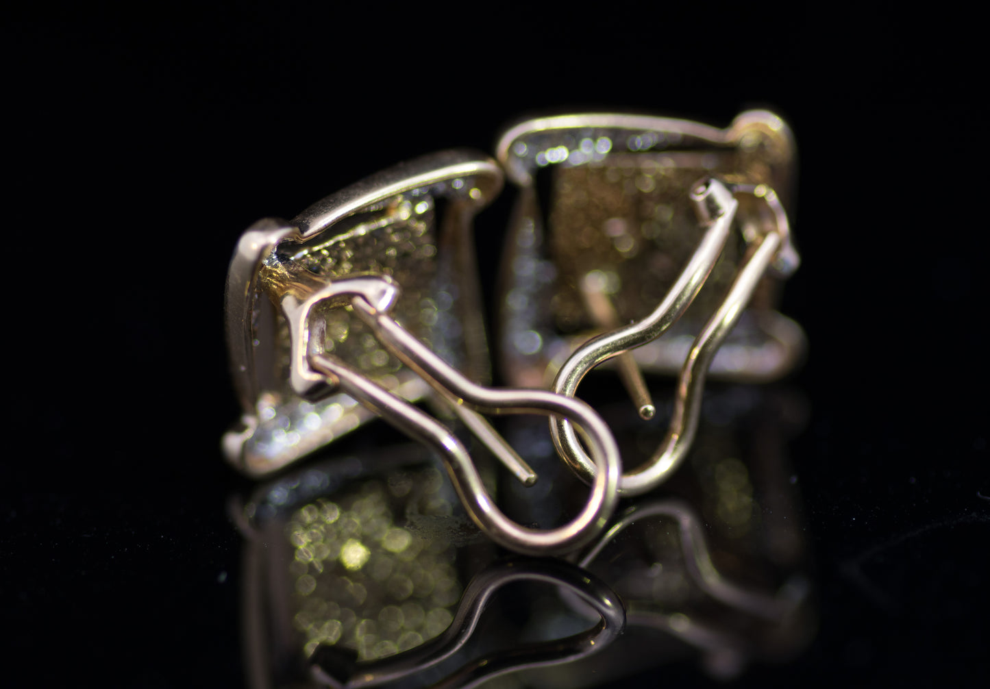 Vinatge 18ct Gold Ammolite and Diamond Fancy Earrings. Lovey Quality.