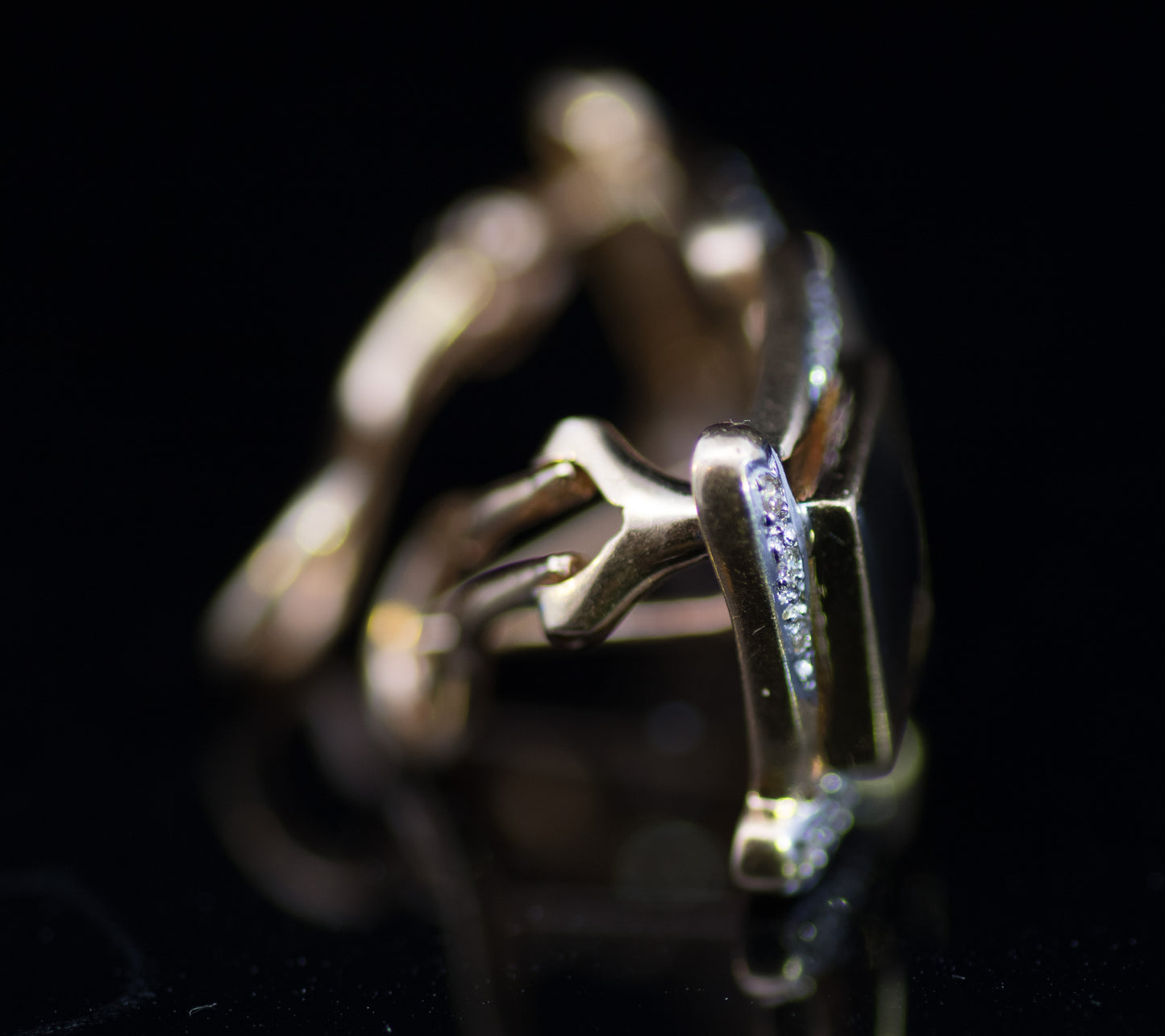 Vinatge 18ct Gold Ammolite and Diamond Fancy Earrings. Lovey Quality.