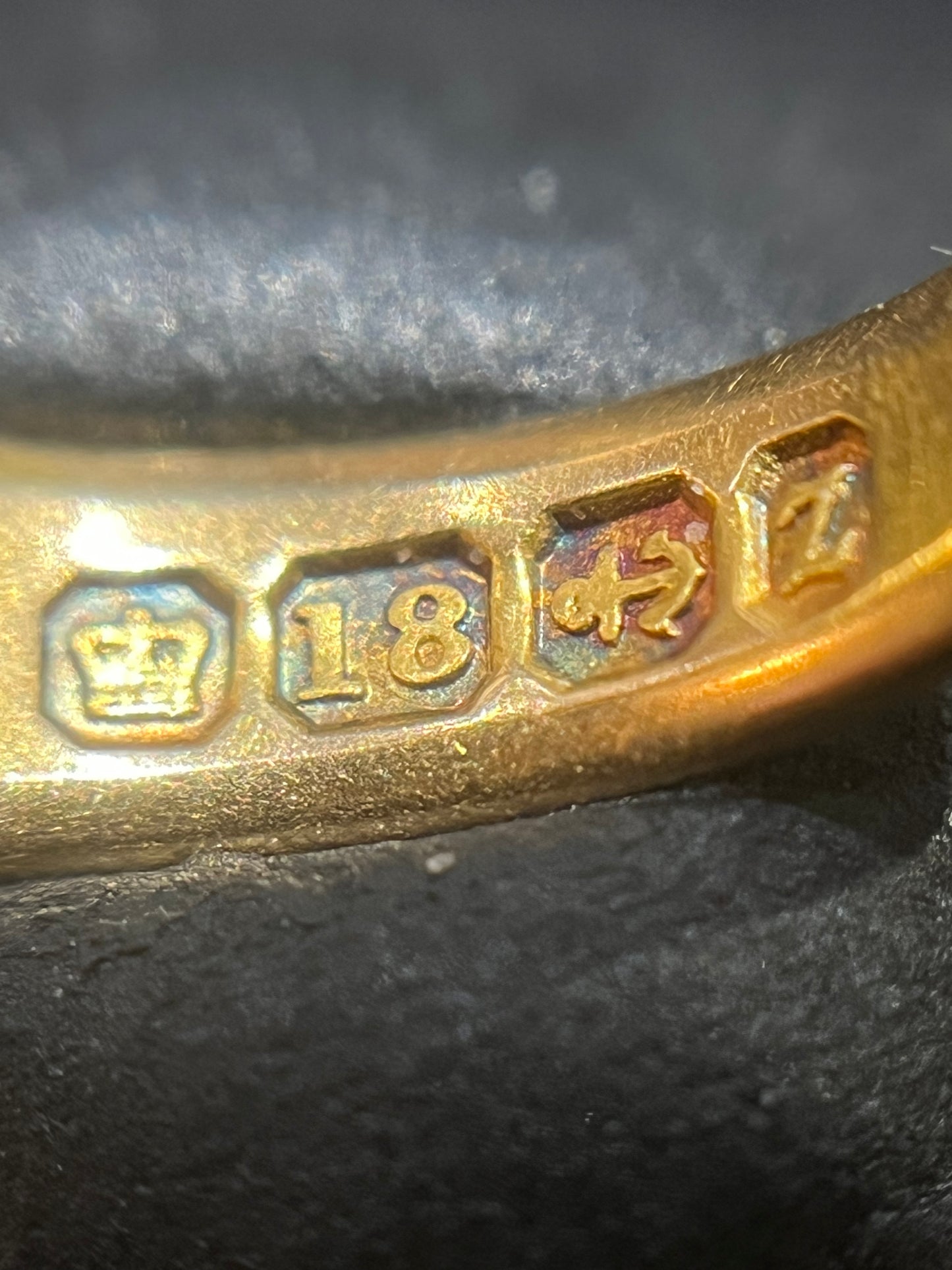 Antique 18ct Gold Gypsy Set Rose-cut Diamond 3 stone ring