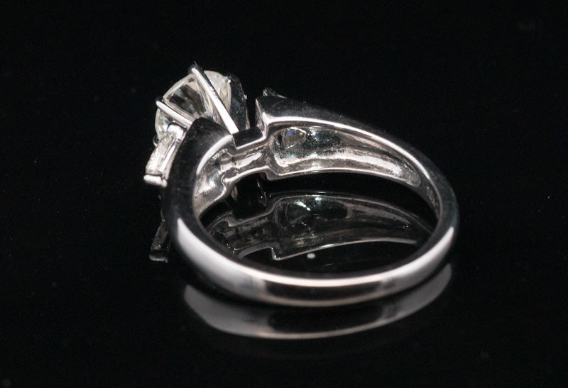 Vintage 18ct Gold and Diamond Ring. Trillion Cut Diamond Shoulders 1.37ct total From Harrods Knightsbridge