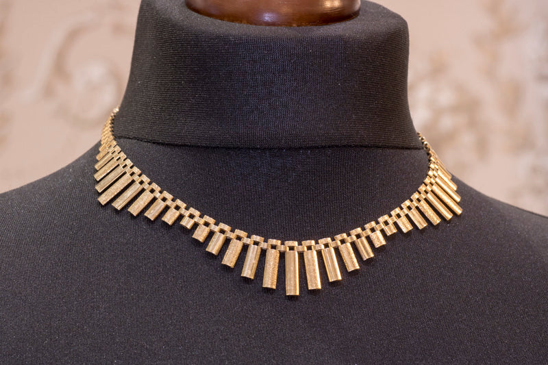 Vintage Retro 9ct Yellow Gold Cleopatra or Fringe Collarette. London 1975