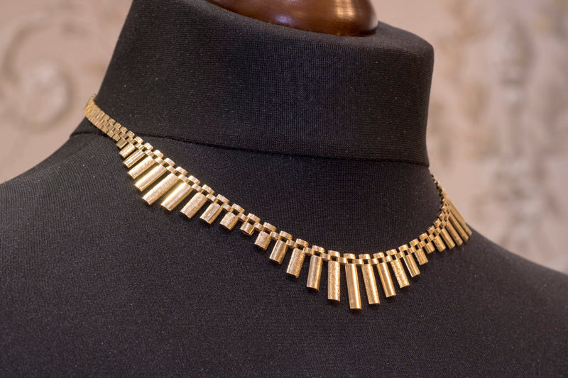 Vintage Retro 9ct Yellow Gold Cleopatra or Fringe Collarette. London 1975