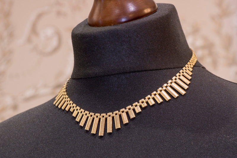 Vintage Retro 9ct Yellow Gold Cleopatra or Fringe Collarette. London 1975