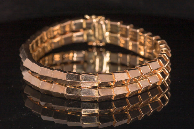 Vintage 18ct Gold Mid-Century Articulated `Dragon Scale` Bracelet. Italian Circa 1960. 7.7 Inches.