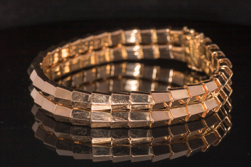 Vintage 18ct Gold Mid-Century Articulated `Dragon Scale` Bracelet. Italian Circa 1960. 7.7 Inches.