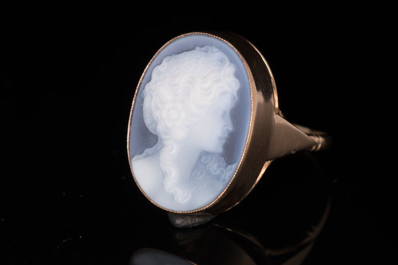 Vintage 9ct Gold Blue Agate Cameo Ring by Charles Green & Sons. Birmingham 1983.
