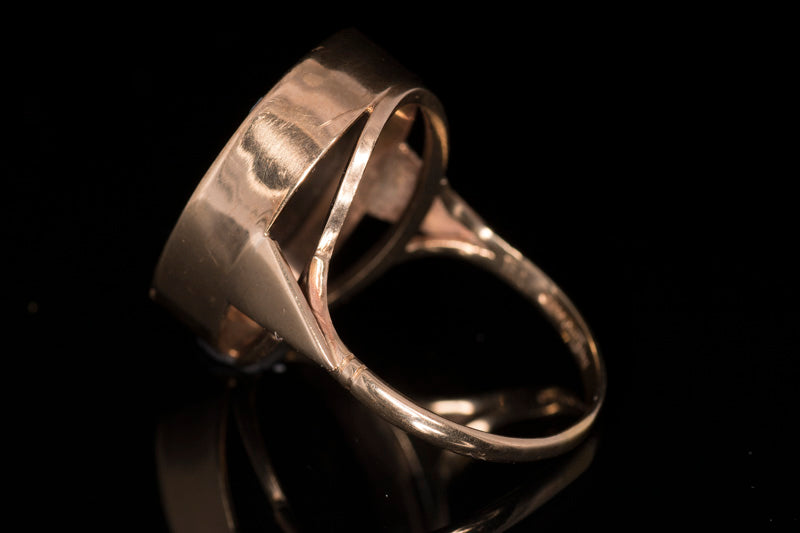 Vintage 9ct Gold Blue Agate Cameo Ring by Charles Green & Sons. Birmingham 1983.