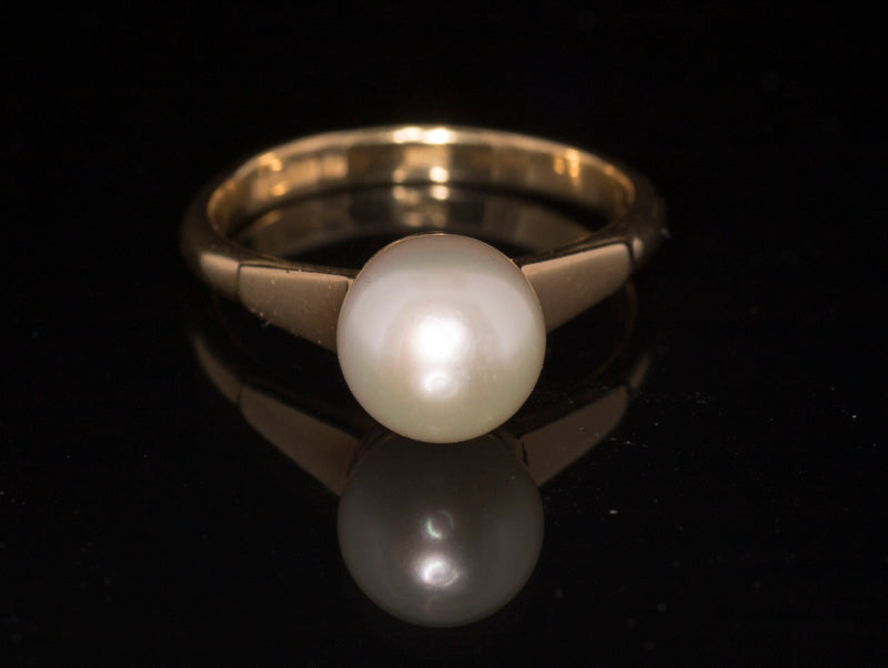 Vintage 18ct Gold and Cultured Pearl Ring. London 1985. 4.3g, Art-Deco.