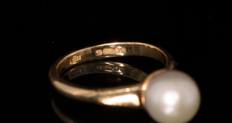 Vintage 18ct Gold and Cultured Pearl Ring. London 1985. 4.3g, Art-Deco.