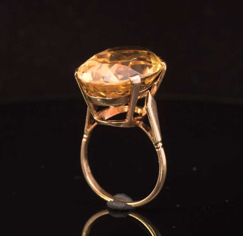 Vintage 18ct Gold Golden Citrine Dress Ring. 24cts. Hallmarked London 1972.