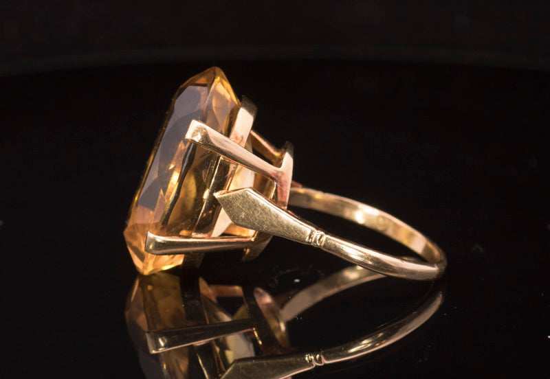 Vintage 18ct Gold Golden Citrine Dress Ring. 24cts. Hallmarked London 1972.