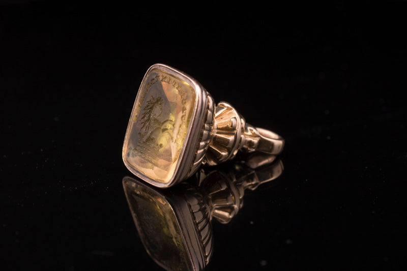 Antique 15ct Gold Seal Engraved Fob. 'Refulgent in Tenebris' (They Shine In The Dark).
