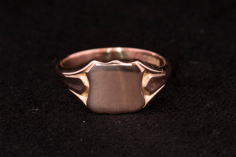 Antique 9ct Rose Gold 'Shield Shape' Signet Ring. Birmingham 1926